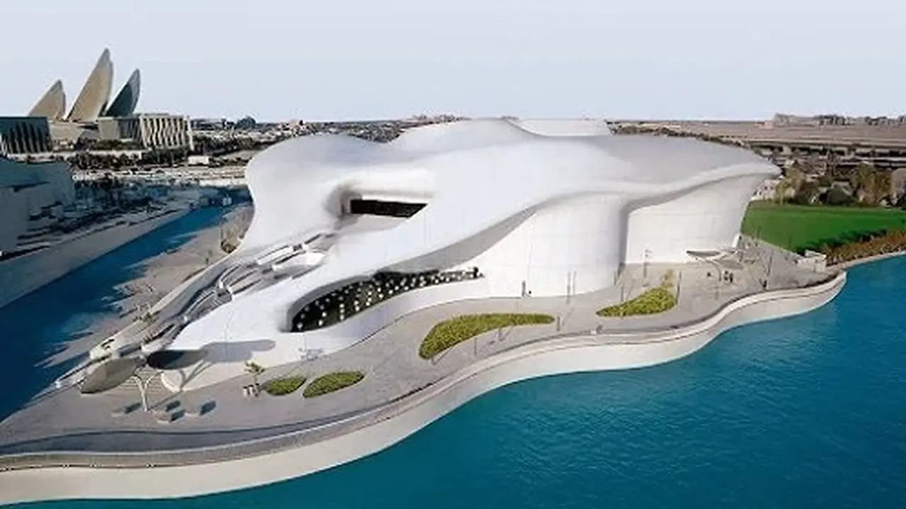 تجربة الضوء والحركة في معرض تيم لاب فينومينا بأبوظبي تجذب عشاق الفن المعاصر